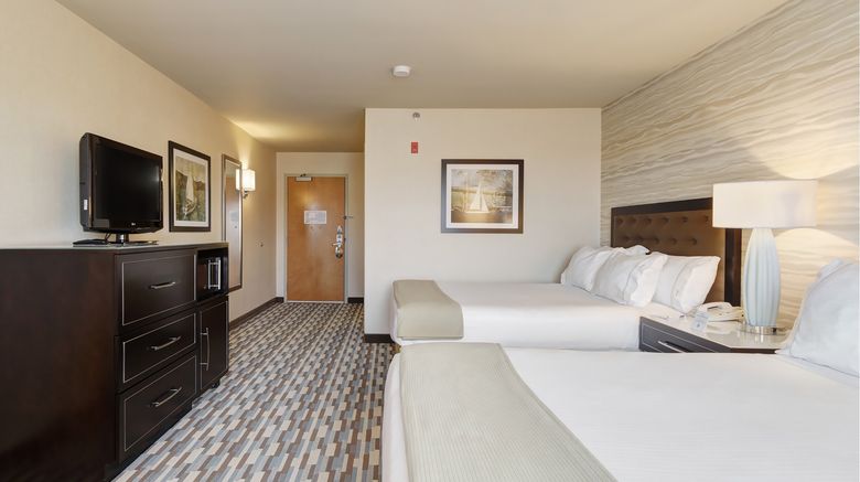 <b>Holiday Inn Express Hotel & Suites Room</b>. Images powered by <a href="https://www.leonardoworldwide.com/" title="Leonardo Worldwide" target="_blank">Leonardo</a>.
