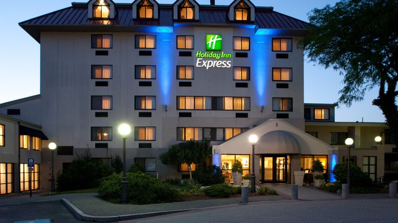 <b>Holiday Inn Express Boston-Waltham Exterior</b>. Images powered by <a href="https://www.leonardoworldwide.com/" title="Leonardo Worldwide" target="_blank">Leonardo</a>.