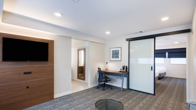 <b>Holiday Inn Express Boston-Waltham Suite</b>. Images powered by <a href="https://www.leonardoworldwide.com/" title="Leonardo Worldwide" target="_blank">Leonardo</a>.