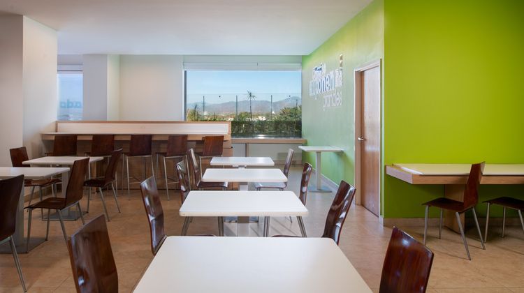One Puerto Vallarta Aeropuerto Restaurant