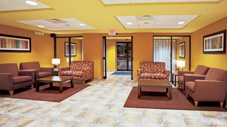 Holiday Inn Express & Suites FLL Arpt W Lobby