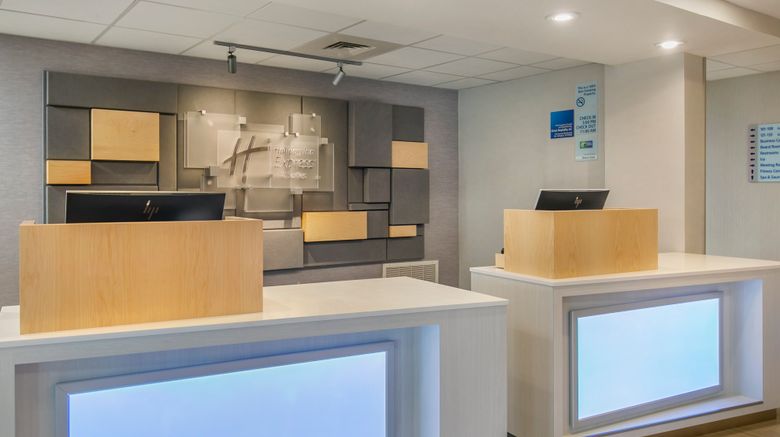 <b>Holiday Inn Express Hotel & Suites Lobby</b>. Images powered by <a href="https://www.leonardoworldwide.com/" title="Leonardo Worldwide" target="_blank">Leonardo</a>.