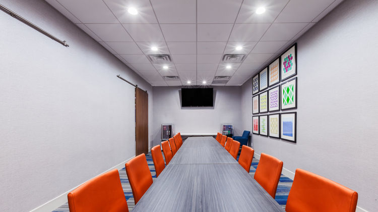 Holiday Inn Express & Suites Tulsa West Meeting