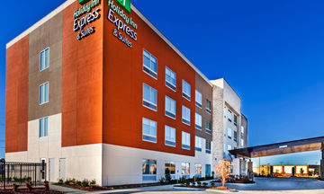 Holiday Inn Express & Suites Tulsa West