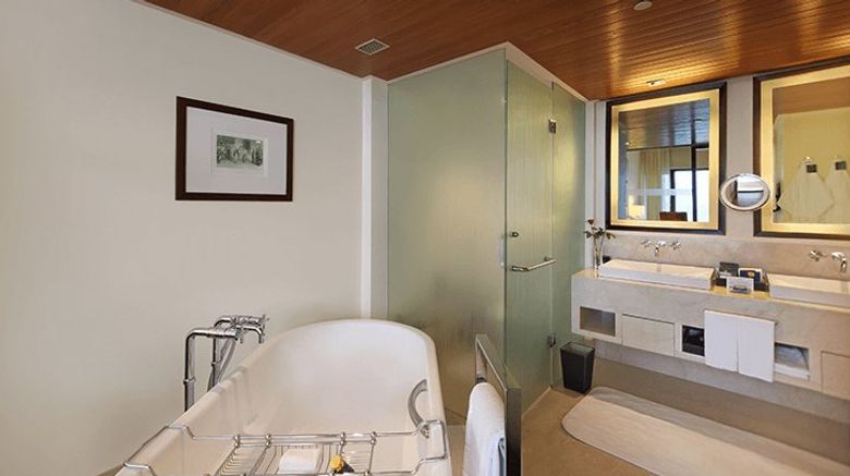 <b>The Oberoi Mumbai Room</b>. Images powered by <a href=https://www.travelagewest.com/Hotels/Mumbai/