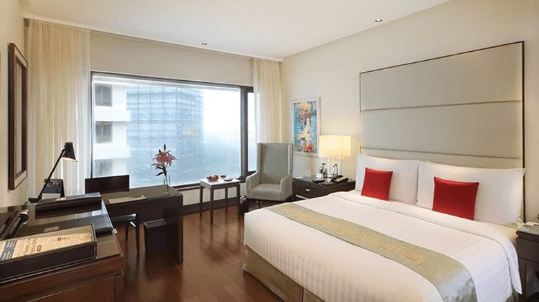 <b>The Oberoi Mumbai Room</b>. Images powered by <a href=https://www.travelagewest.com/Hotels/Mumbai/