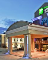 Holiday Inn Express Hotel & Suites