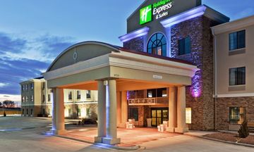 Holiday Inn Express Hotel & Suites