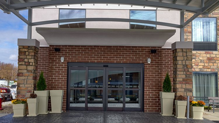 Holiday Inn Express & Suites Sidney Exterior