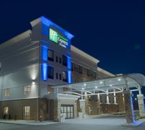 Holiday Inn Express & Suites Sidney Exterior