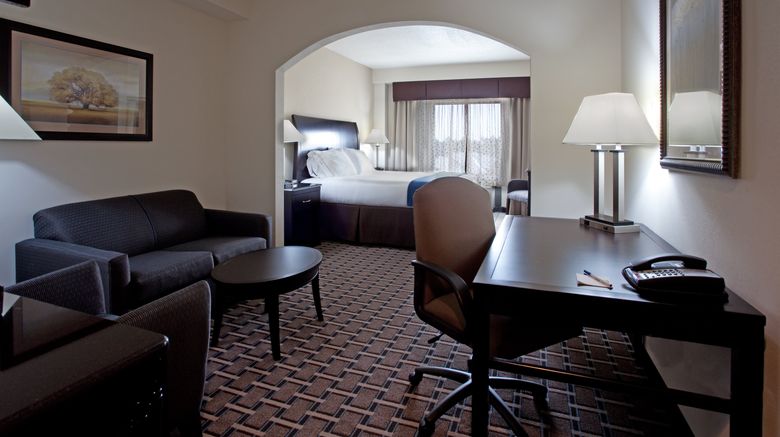 <b>Holiday Inn Express Hotel & Suites Suite</b>. Images powered by <a href="https://www.leonardoworldwide.com/" title="Leonardo Worldwide" target="_blank">Leonardo</a>.