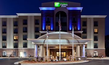 Holiday Inn Express Hotel & Suites