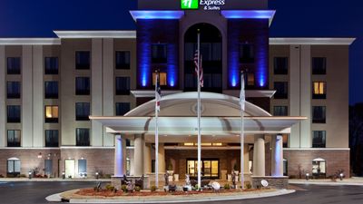 Holiday Inn Express Hotel & Suites