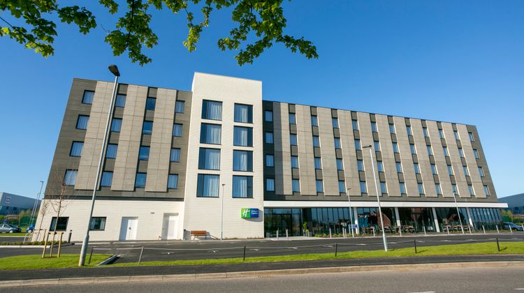 Holiday Inn Express Bridgwater Exterior