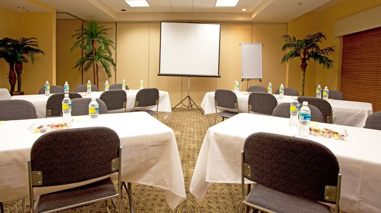 Holiday Inn Express Hotel & Suites Meeting