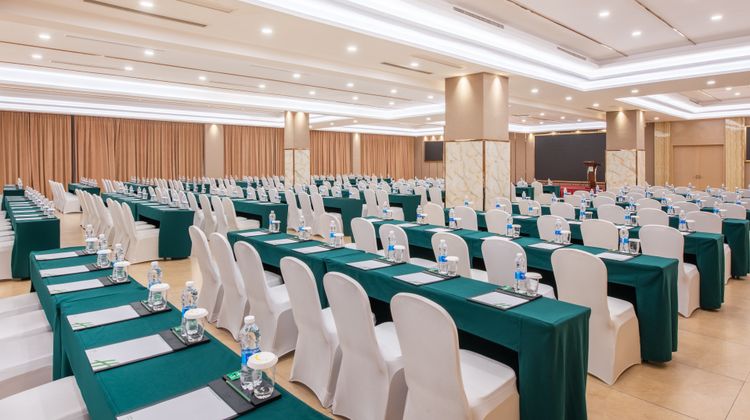 Holiday Inn Chongqing University Town Ballroom