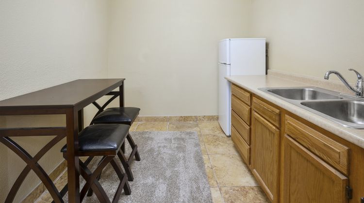 Holiday Inn Express Suite