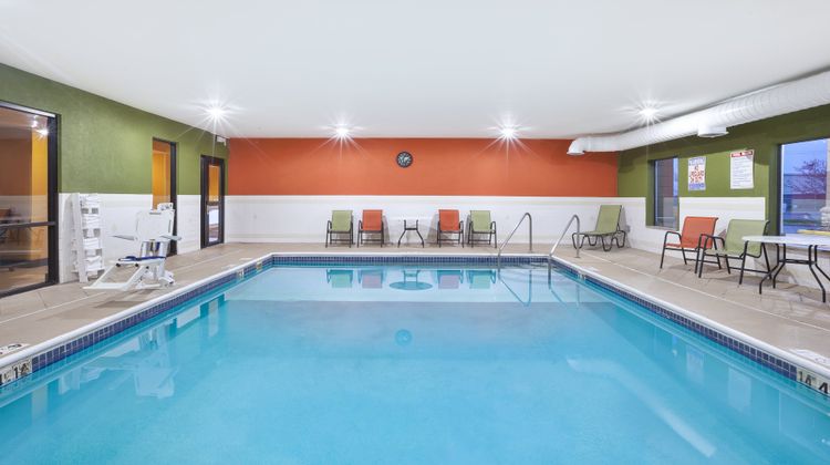 Holiday Inn Express Pool