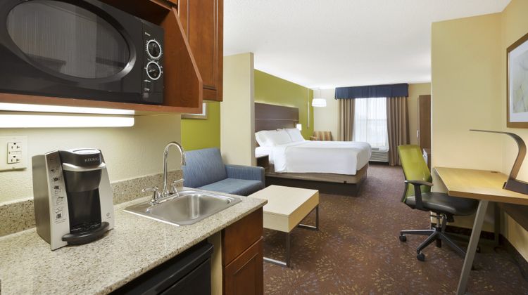Holiday Inn Express Suite