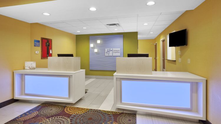 Holiday Inn Express Lobby