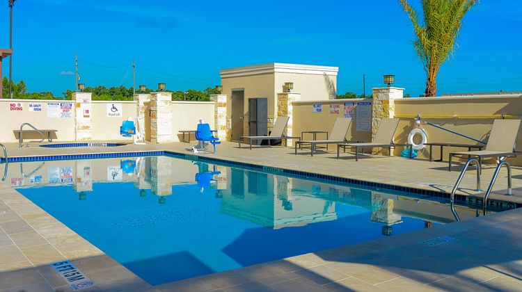 Holiday Inn Houston NE-Bush Airport Area Pool