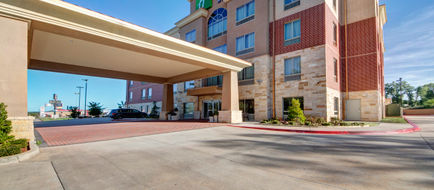 Holiday Inn Express & Suites OKC North Exterior