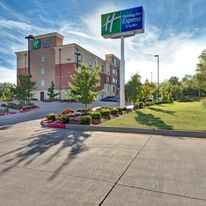 Holiday Inn Express & Suites OKC North