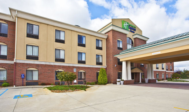 Holiday Inn Express Hotel & Suites Exterior