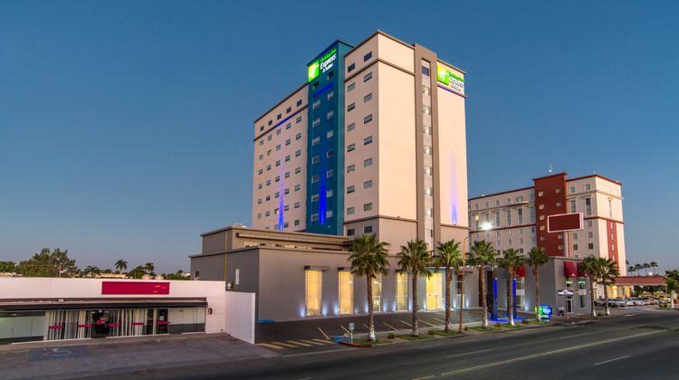 Holiday Inn Express/Suites Ciudad Obrego Exterior