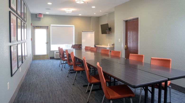 <b>Holiday Inn Express Hotel & Suites Meeting</b>. Images powered by <a href="https://www.leonardoworldwide.com/" title="Leonardo Worldwide" target="_blank">Leonardo</a>.