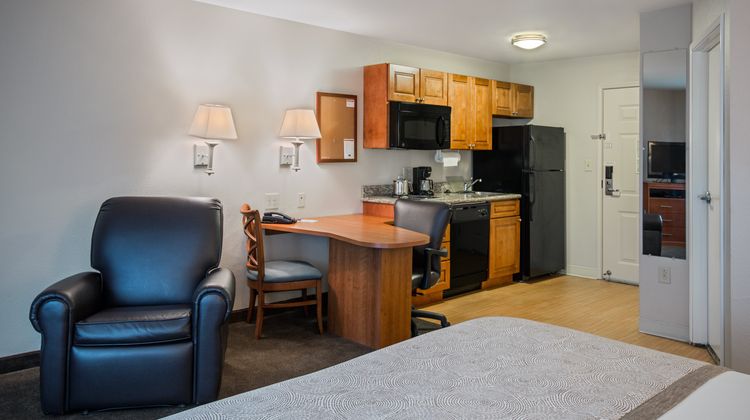 Candlewood Suites Suite