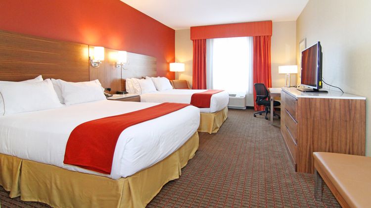 Holiday Inn Express & Suites NW Room