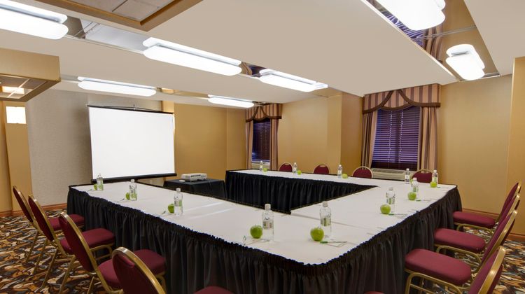 Holiday Inn Calgary Airport Meeting