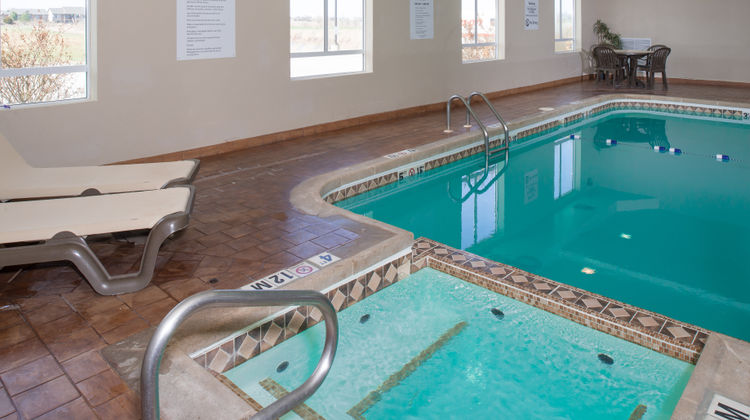 Holiday Inn Express & Suites Wichita Pool