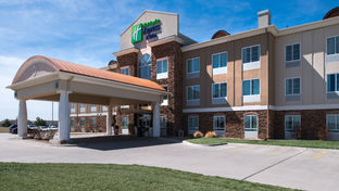 Holiday Inn Express & Suites Wichita