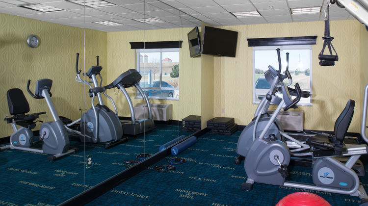 Holiday Inn Express & Suites Wichita Health Club