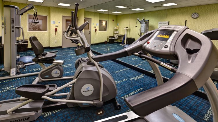 Holiday Inn Express & Suites Wichita Health Club