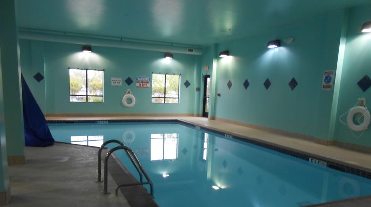 Holiday Inn Carbondale Conference Center Pool
