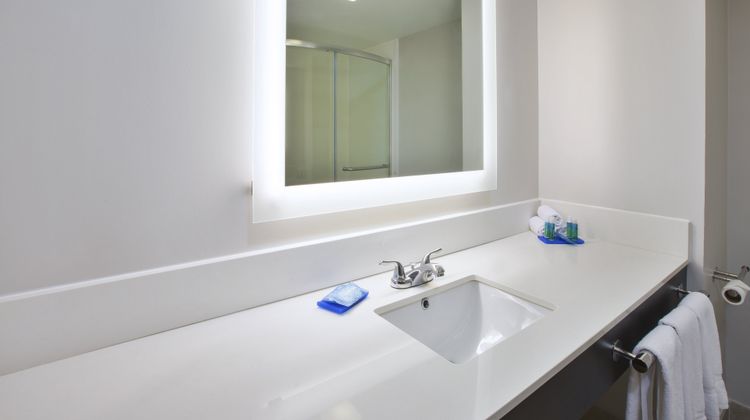 Holiday Inn Express Room