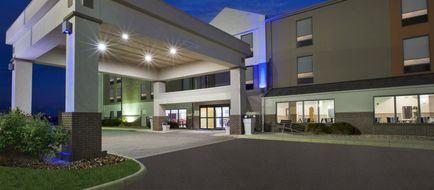 Holiday Inn Express Exterior