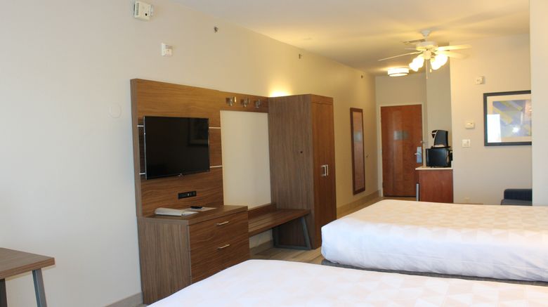 <b>Holiday Inn Express Hotel & Suites Suite</b>. Images powered by <a href="https://www.leonardoworldwide.com/" title="Leonardo Worldwide" target="_blank">Leonardo</a>.