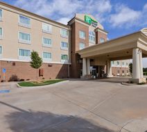 Holiday Inn Express Suites Salina Exterior