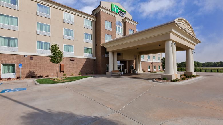 <b>Holiday Inn Express Suites Salina Exterior</b>. Images powered by <a href="https://www.leonardoworldwide.com/" title="Leonardo Worldwide" target="_blank">Leonardo</a>.