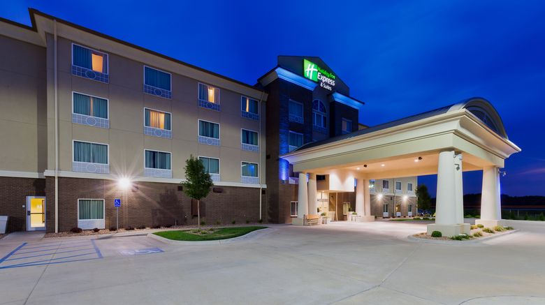 <b>Holiday Inn Express Suites Salina Exterior</b>. Images powered by <a href="https://www.leonardoworldwide.com/" title="Leonardo Worldwide" target="_blank">Leonardo</a>.