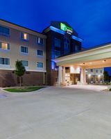 Holiday Inn Express Suites Salina