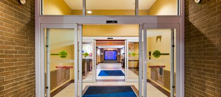 Holiday Inn Express Suites Salina Exterior