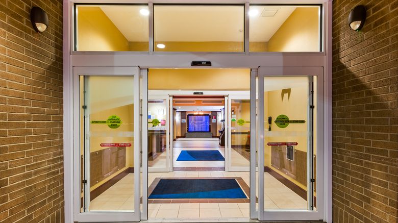 <b>Holiday Inn Express Suites Salina Exterior</b>. Images powered by <a href="https://www.leonardoworldwide.com/" title="Leonardo Worldwide" target="_blank">Leonardo</a>.