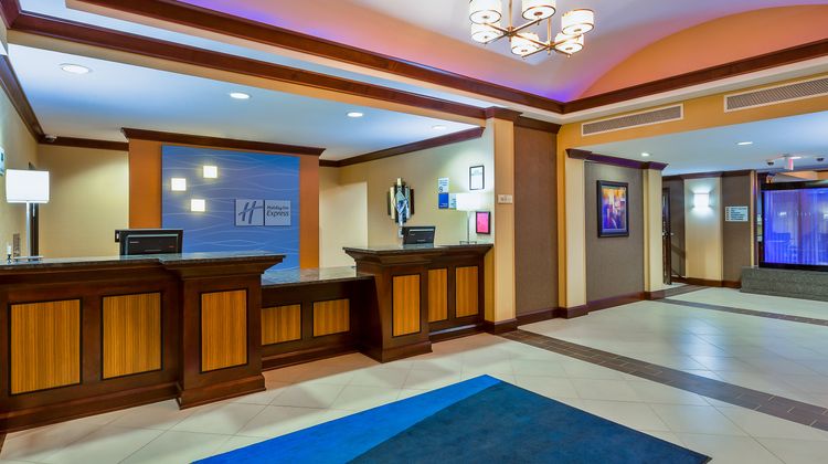 Holiday Inn Express Suites Salina Lobby