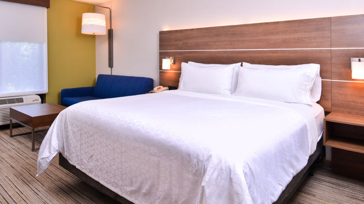 Holiday Inn Express Anderson Rd/Veterans Room