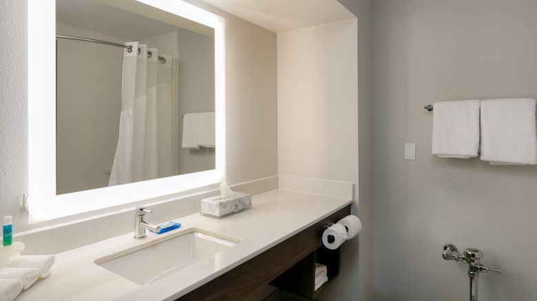<b>Holiday Inn Express & Suites Room</b>. Images powered by <a href="https://www.leonardoworldwide.com/" title="Leonardo Worldwide" target="_blank">Leonardo</a>.